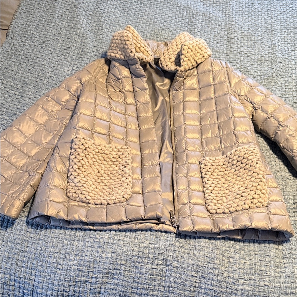 Women's Quilted Puffer Jacket with Knit Trim - Light Taupe